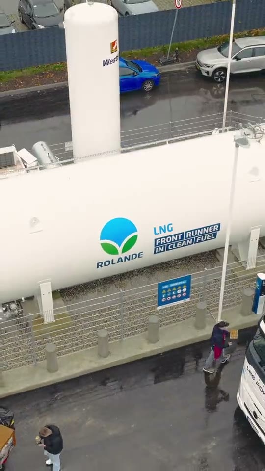 LNG-Tankstelle von Rolande, Hochformat